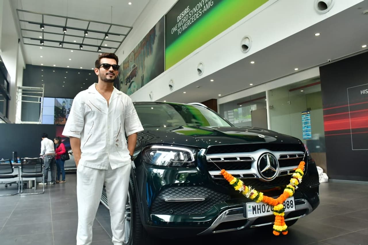 अर्जुन बिजलानी ने खरीदी 1.2 करोड़ की कार अर्जुन बिजलानी ने खरीदी 1.2 करोड़ की कार