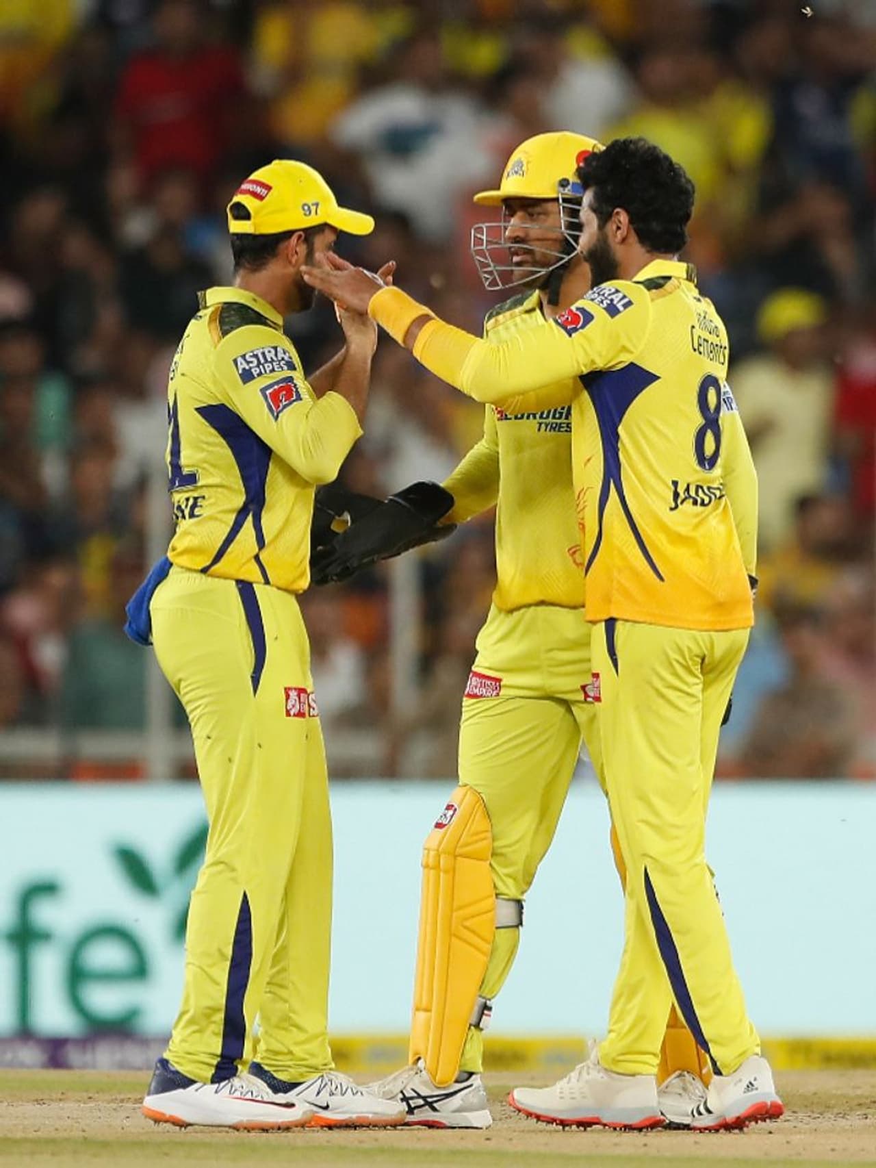 Dhoni and Jadeja Dhoni and Jadeja