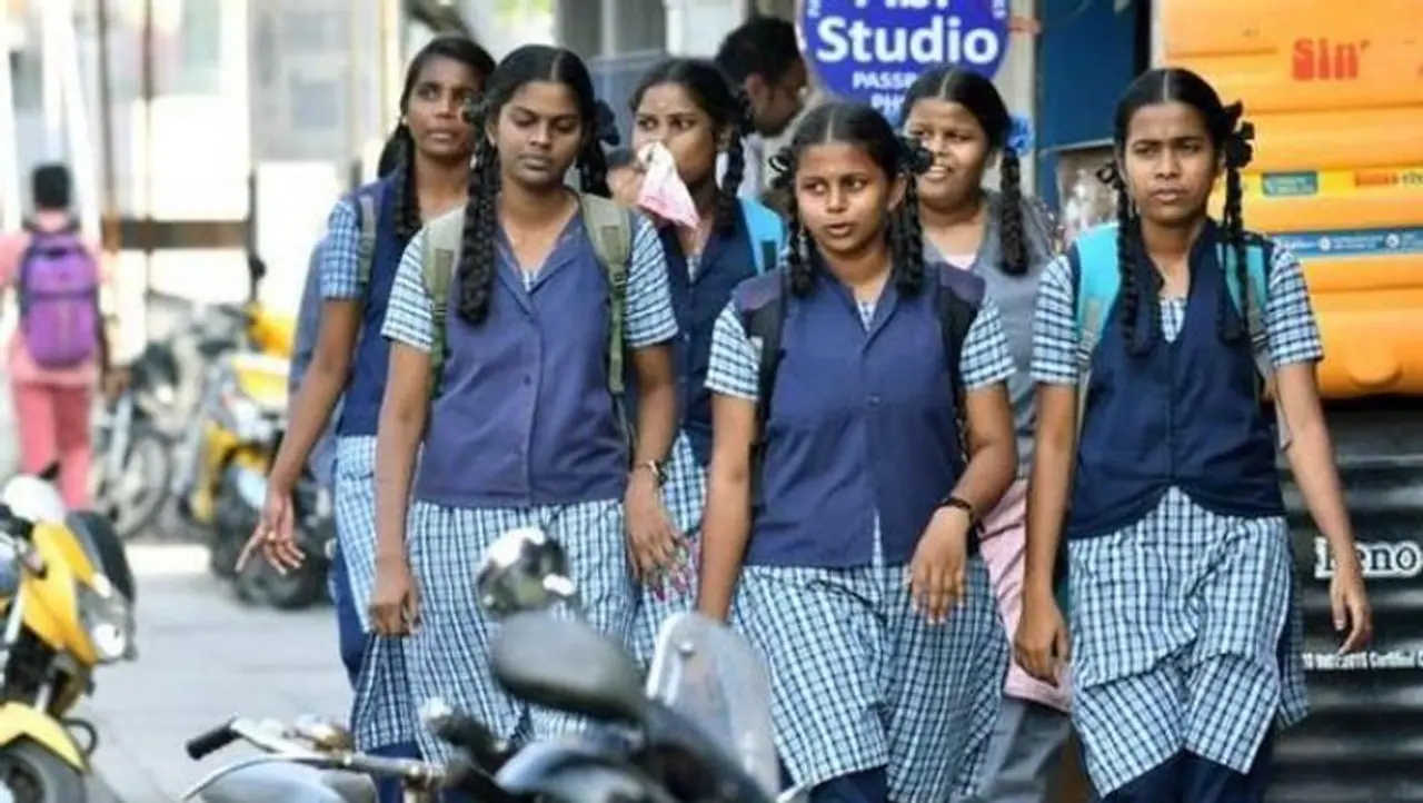 பள்ளி மாணவர்கள் பள்ளி மாணவர்கள்