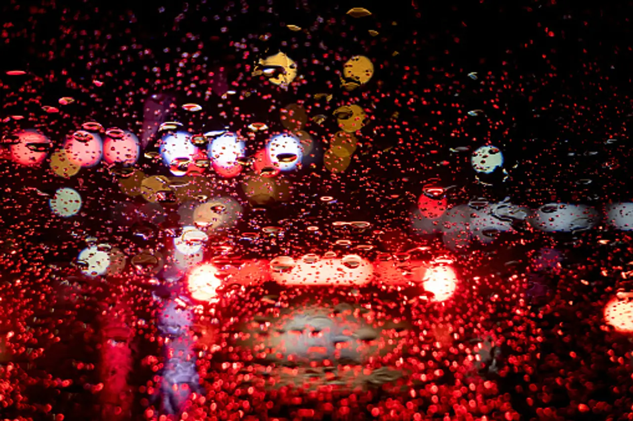 দুর্গাপুজোতেও বৃষ্টি দুর্গাপুজোতেও বৃষ্টি