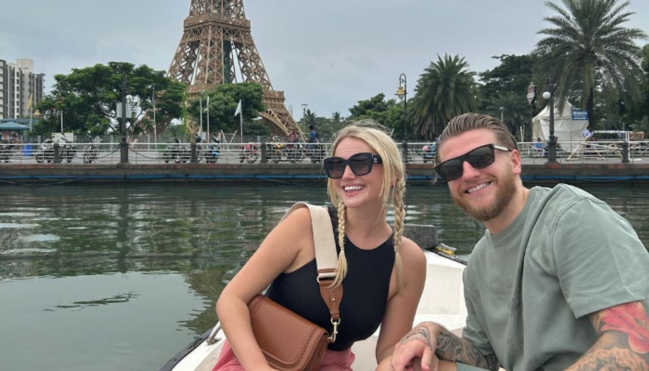 স্ত্রীর সঙ্গে কলকাতার বিভিন্ন দ্রস্টব্য স্থান ভ্রমণ করছেন জেসন কামিংস স্ত্রীর সঙ্গে কলকাতার বিভিন্ন দ্রস্টব্য স্থান ভ্রমণ করছেন জেসন কামিংস