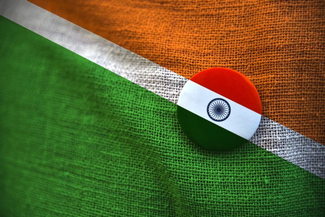 उत्सवांना पर्यावरणपूरक दृष्टिकोण उत्सवांना पर्यावरणपूरक दृष्टिकोण