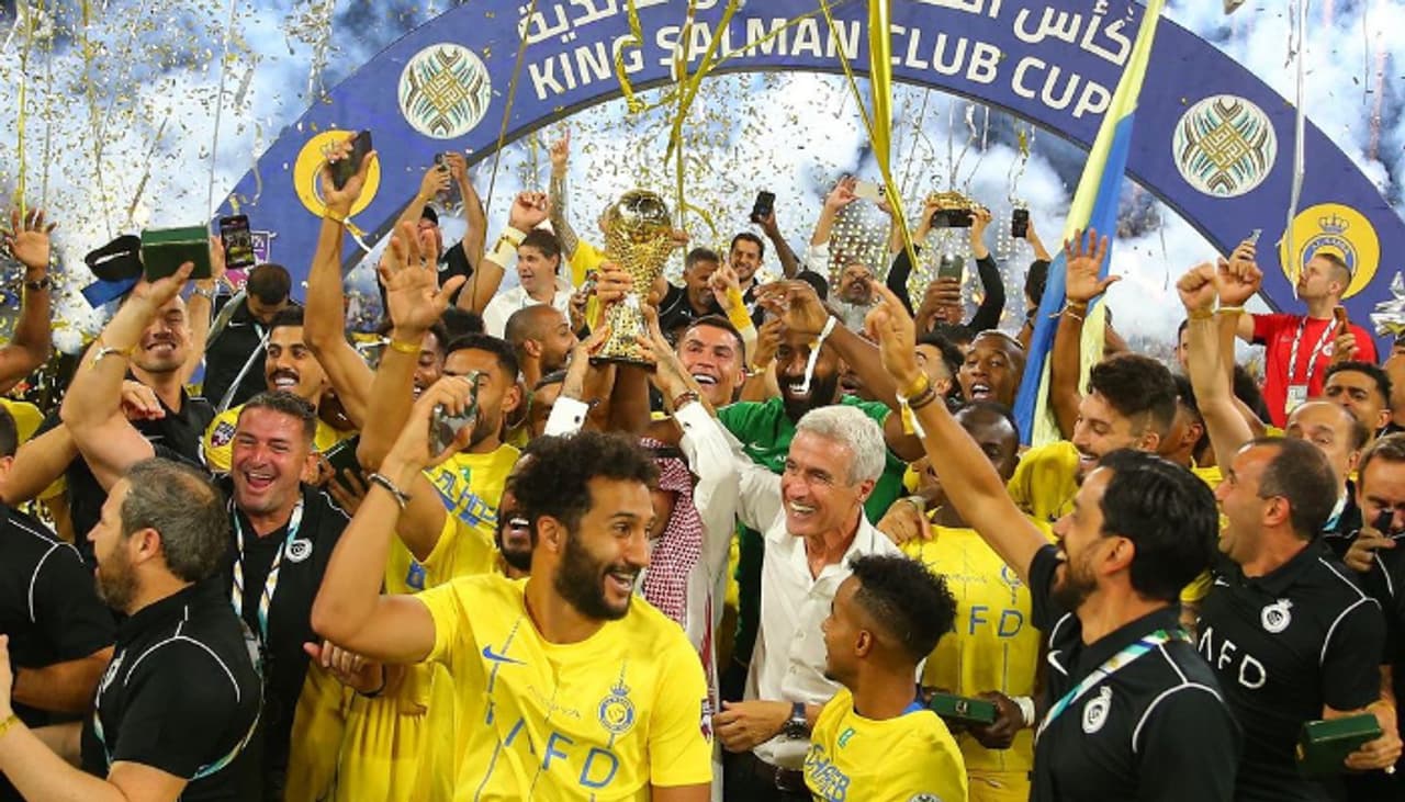 জার্মানির প্রাক্তন তারকা গার্ড মুলারের রেকর্ড ভেঙে দিলেন ক্রিশ্চিয়ানো রোনাল্ডো জার্মানির প্রাক্তন তারকা গার্ড মুলারের রেকর্ড ভেঙে দিলেন ক্রিশ্চিয়ানো রোনাল্ডো