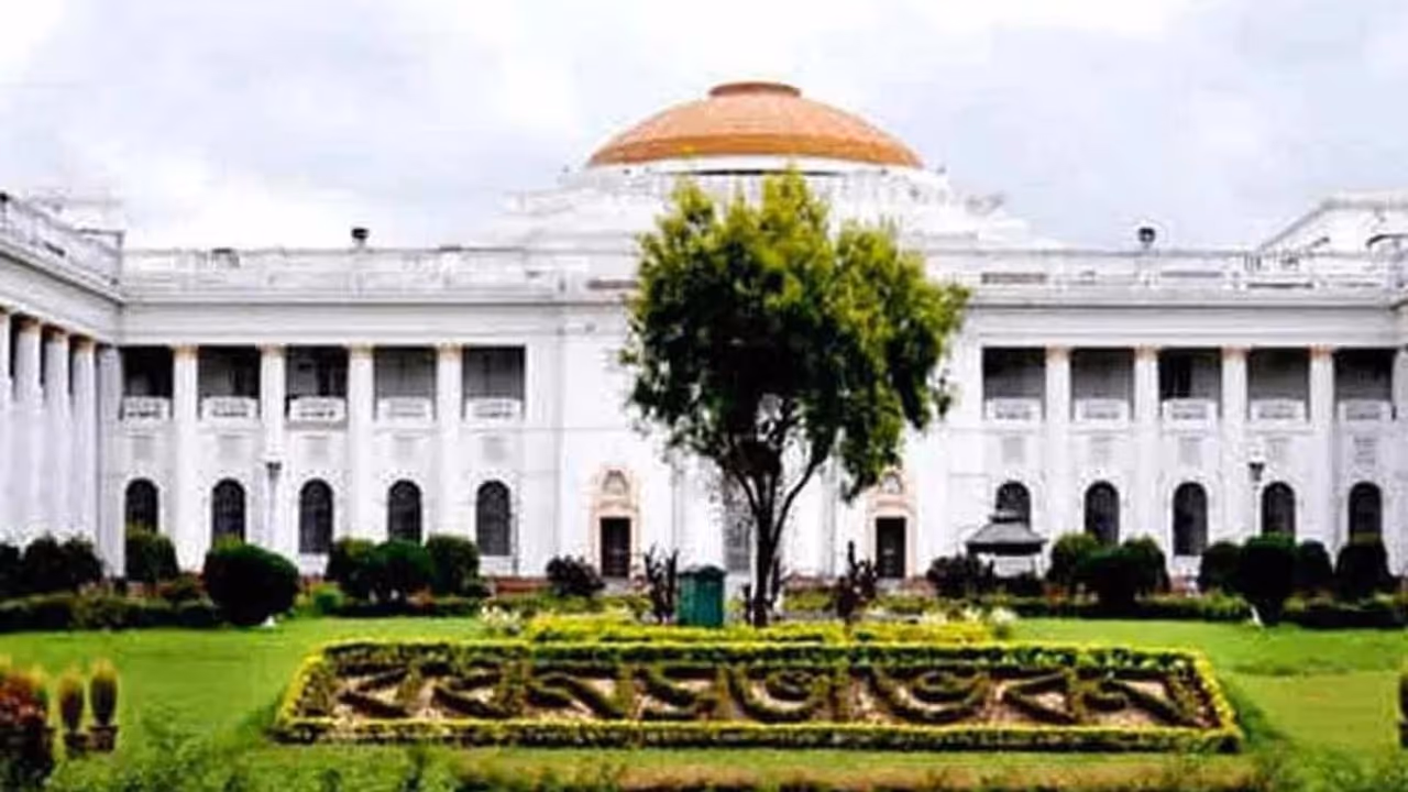 সাংসদ বনাম বিধায়ক: কার পেনশন বেশি? সাংসদ বনাম বিধায়ক: কার পেনশন বেশি?