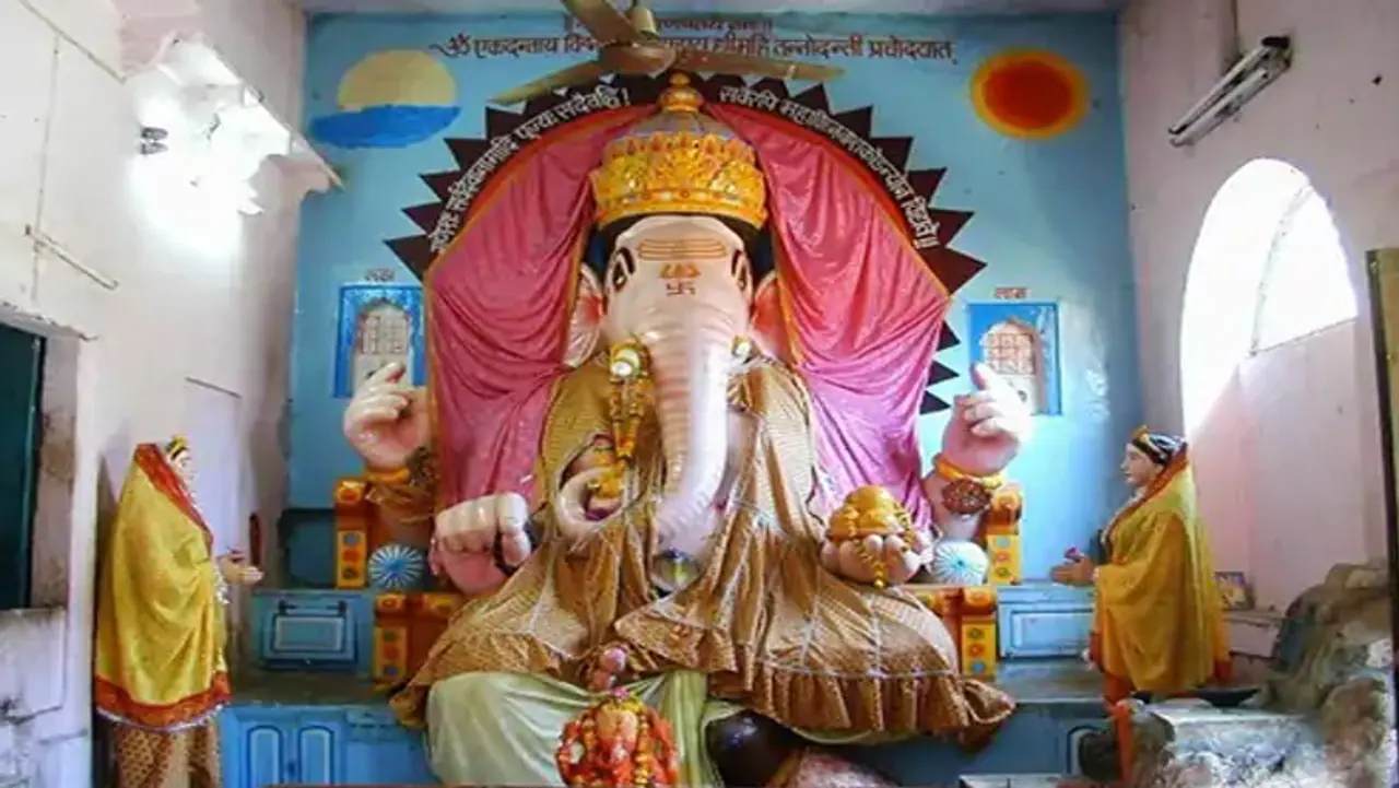 यहां हर साल आती हैं विदेश से राखियां