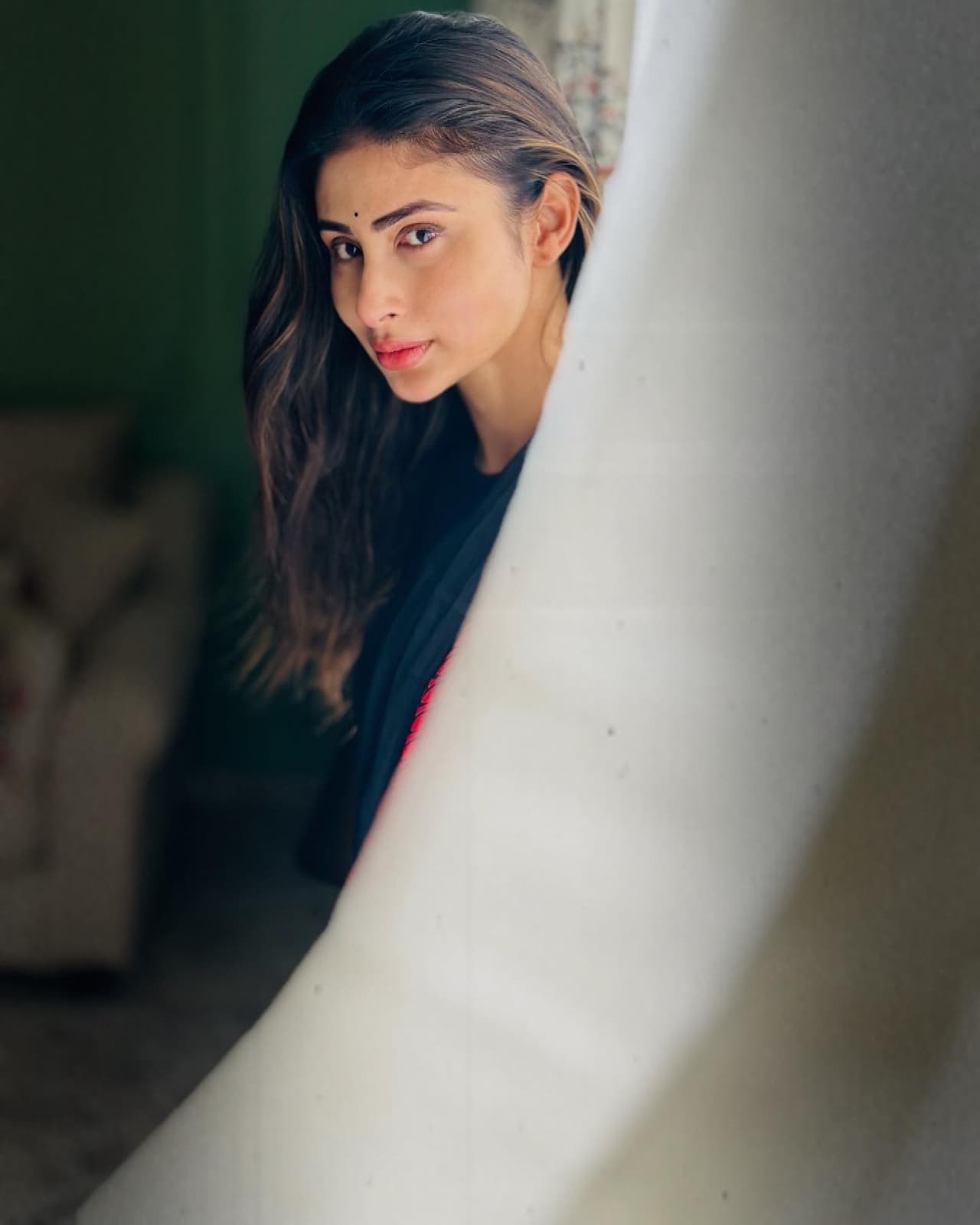 পাশের বাড়ির মেয়ে পাশের বাড়ির মেয়ে