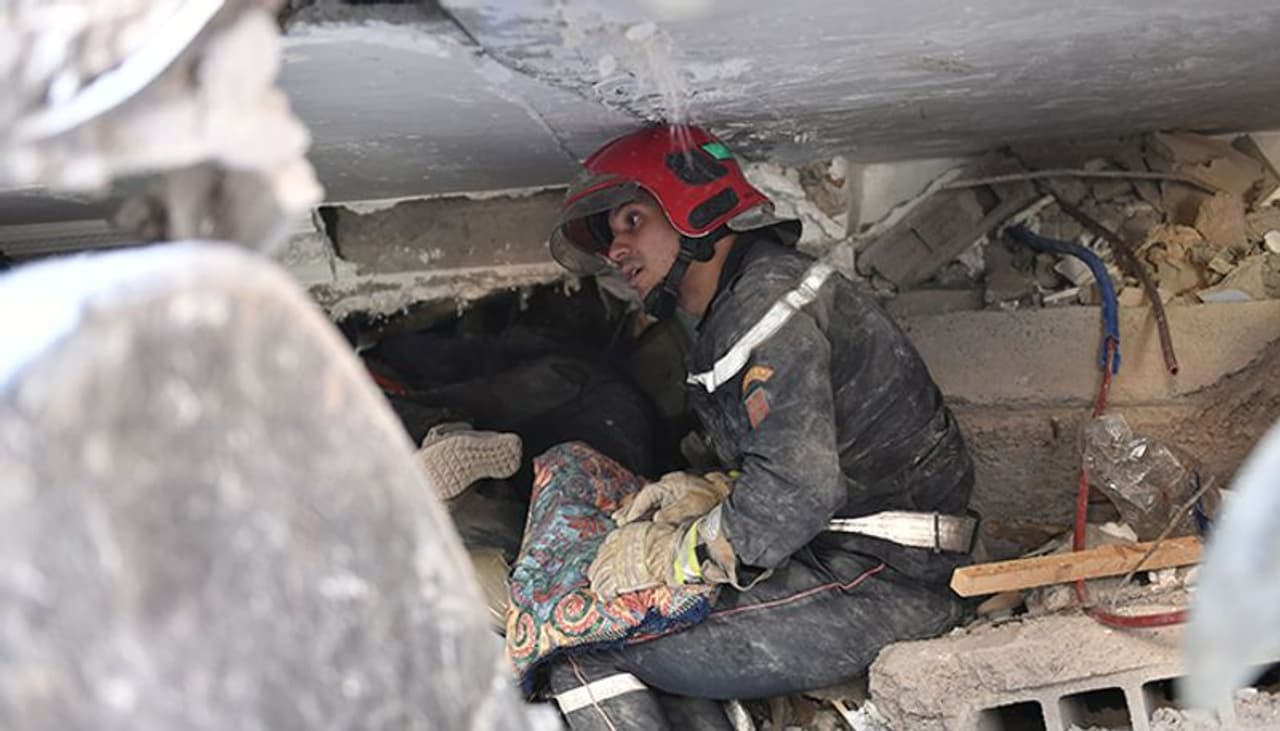 <I>Image: Search and Rescue team operations continue around the debris of buildings after an earthquake in Marrakesh, Morocco. Photograph: Abu Adem Muhammed/Anadolu Agency via Getty Images</I> <I>Image: Search and Rescue team operations continue around the debris of buildings after an earthquake in Marrakesh, Morocco. Photograph: Abu Adem Muhammed/Anadolu Agency via Getty Images</I>