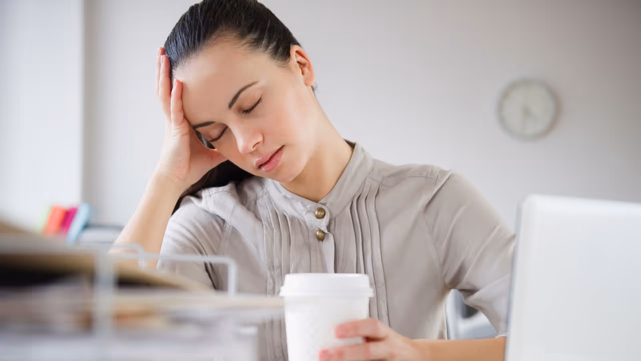 வேலையில் புத்துணர்ச்சி தரும் ஆரோக்கிய பானங்கள் வேலையில் புத்துணர்ச்சி தரும் ஆரோக்கிய பானங்கள்