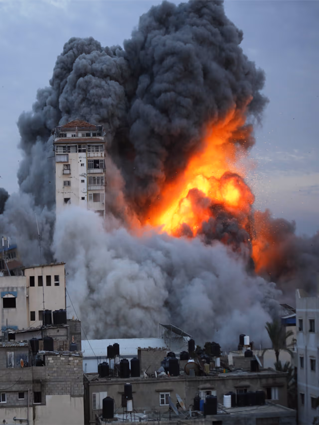 যুদ্ধের এক মাস যুদ্ধের এক মাস