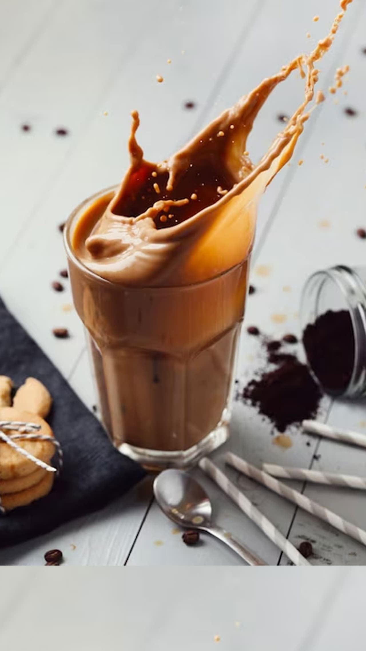 எந்த வயதில் குழந்தைகளுக்கு காபி, டீ கொடுக்கலாம்?