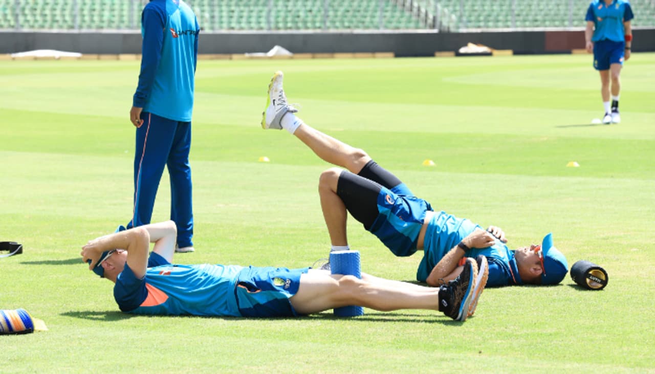 প্রথম টি ২০ ম্যাচে হারের পর দ্বিতীয় ম্যাচের আগে প্রস্তুতিতে ব্যস্ত অস্ট্রেলিয়া দল প্রথম টি ২০ ম্যাচে হারের পর দ্বিতীয় ম্যাচের আগে প্রস্তুতিতে ব্যস্ত অস্ট্রেলিয়া দল