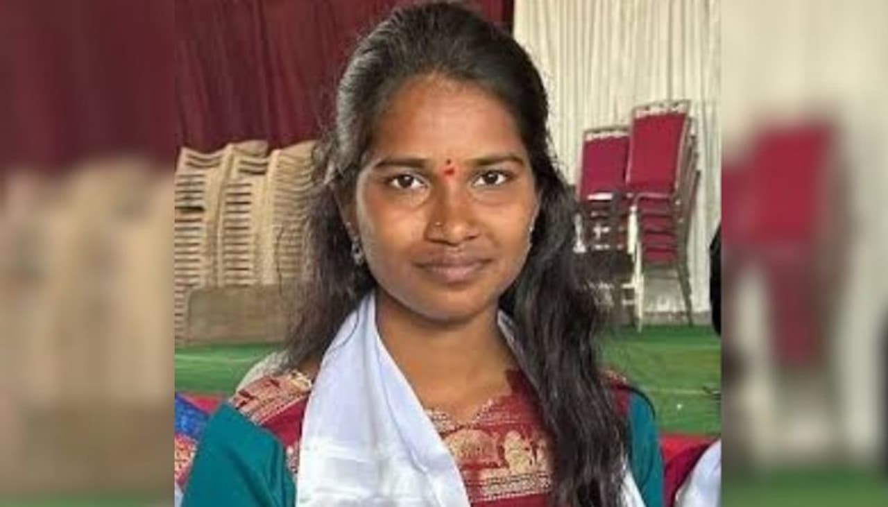 Barrelakka alias Karne Shirisha Barrelakka alias Karne Shirisha