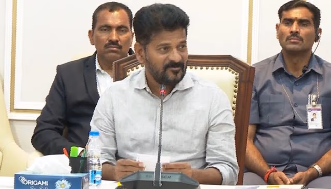 నాడు రేవంత్‌కు లీగల్ నోటీసు:ఐఏఎస్ అరవింద్‌పై వేటు, మిగిలిన వారికి దెబ్బేనా?