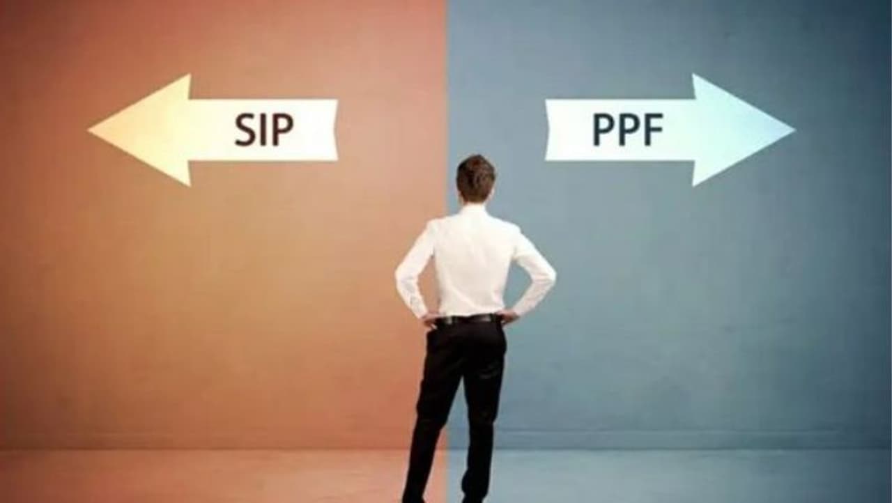 2 திட்டங்களில் எது நல்ல முதலீட்டு திட்டம்?