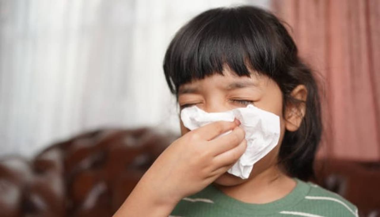 குழந்தைகளின் நெஞ்சு சளி ஒருநாளில் கரைய சூப்பர் வீட்டு வைத்தியம்!!