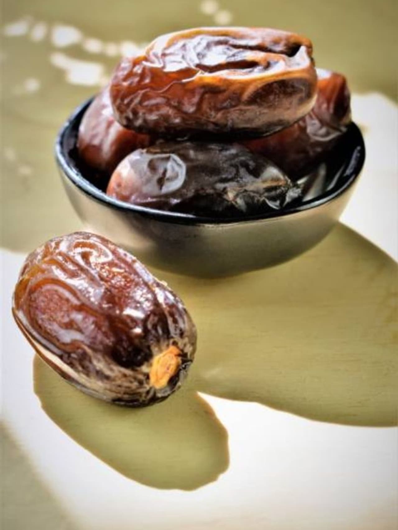 Honey Soaked Dates Advantages In Tamil
