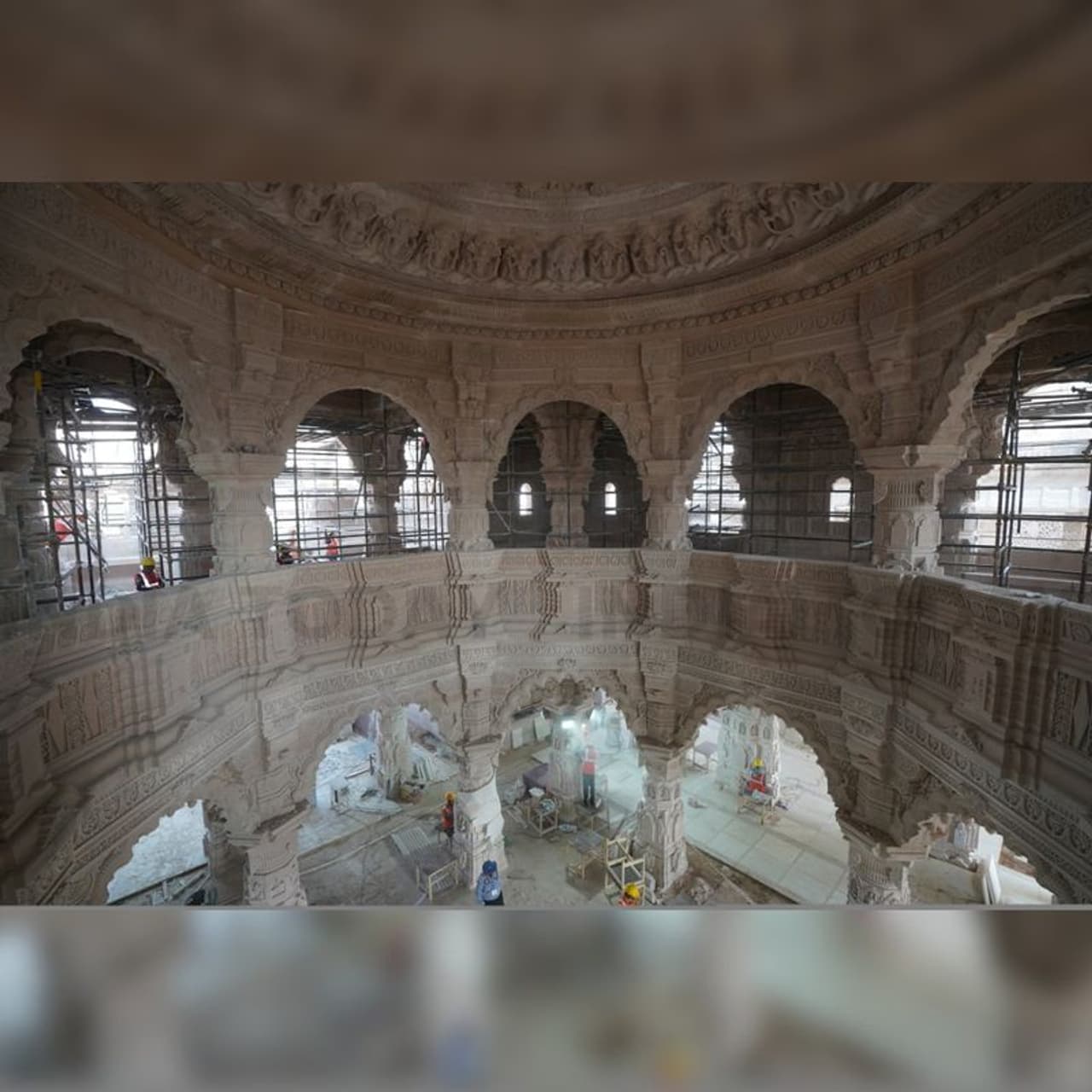 శిల్పాల వైభవం: అయోధ్య రామ మందిరం ఇంటీరియర్ ఫస్ట్ లుక్ శిల్పాల వైభవం: అయోధ్య రామ మందిరం ఇంటీరియర్ ఫస్ట్ లుక్