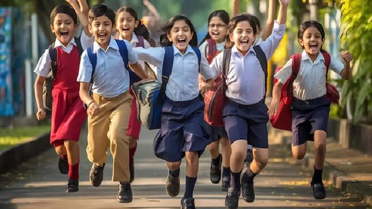 School Holidays : ఈ ఒక్కరోజే స్కూళ్లు, ఆఫీసులు నడిచేది... తర్వాత వరుసగా  పదిరోజులు సెలవులే | School And Office Holidays How To Get 10 Continuous  Days Off In August | Asianet News Telugu