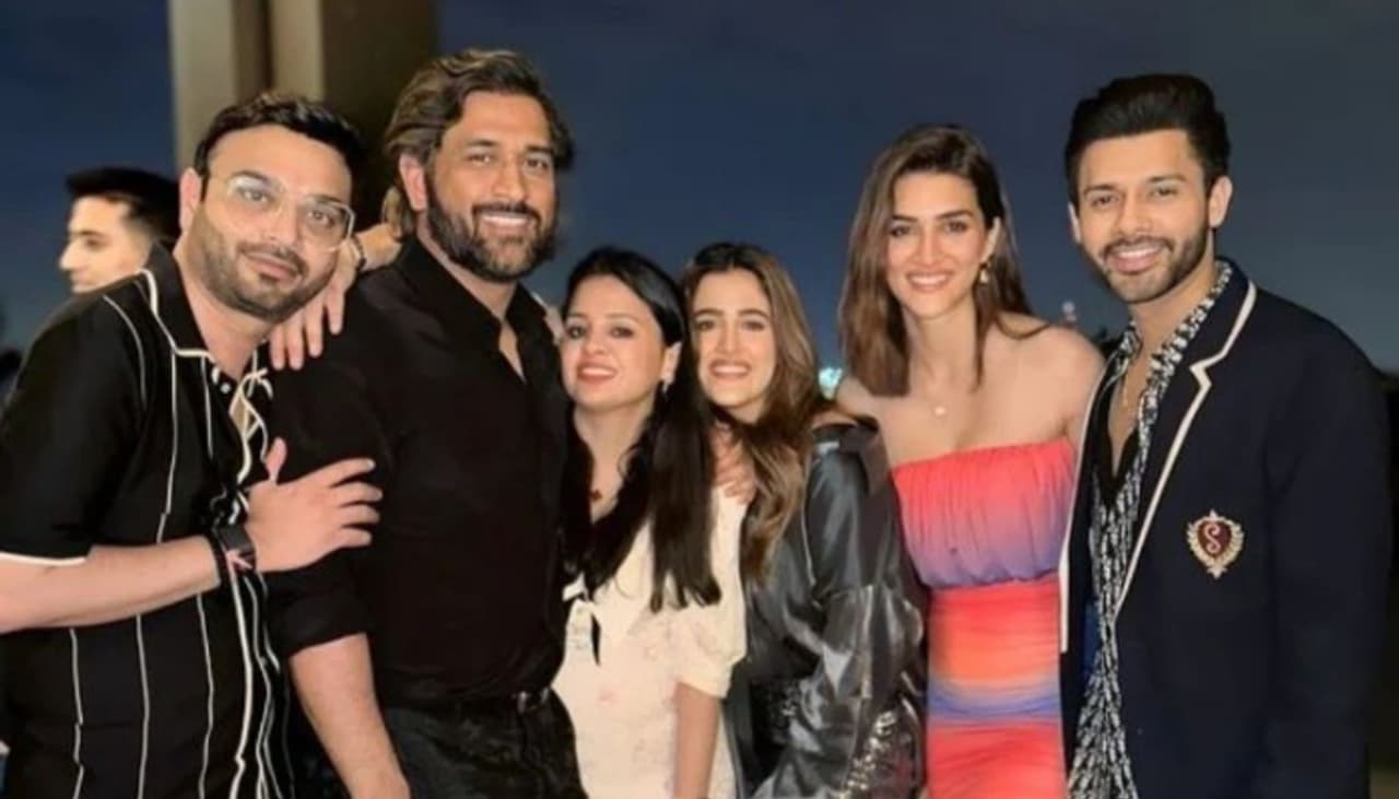 MS Dhoni Dubai Vacation MS Dhoni Dubai Vacation