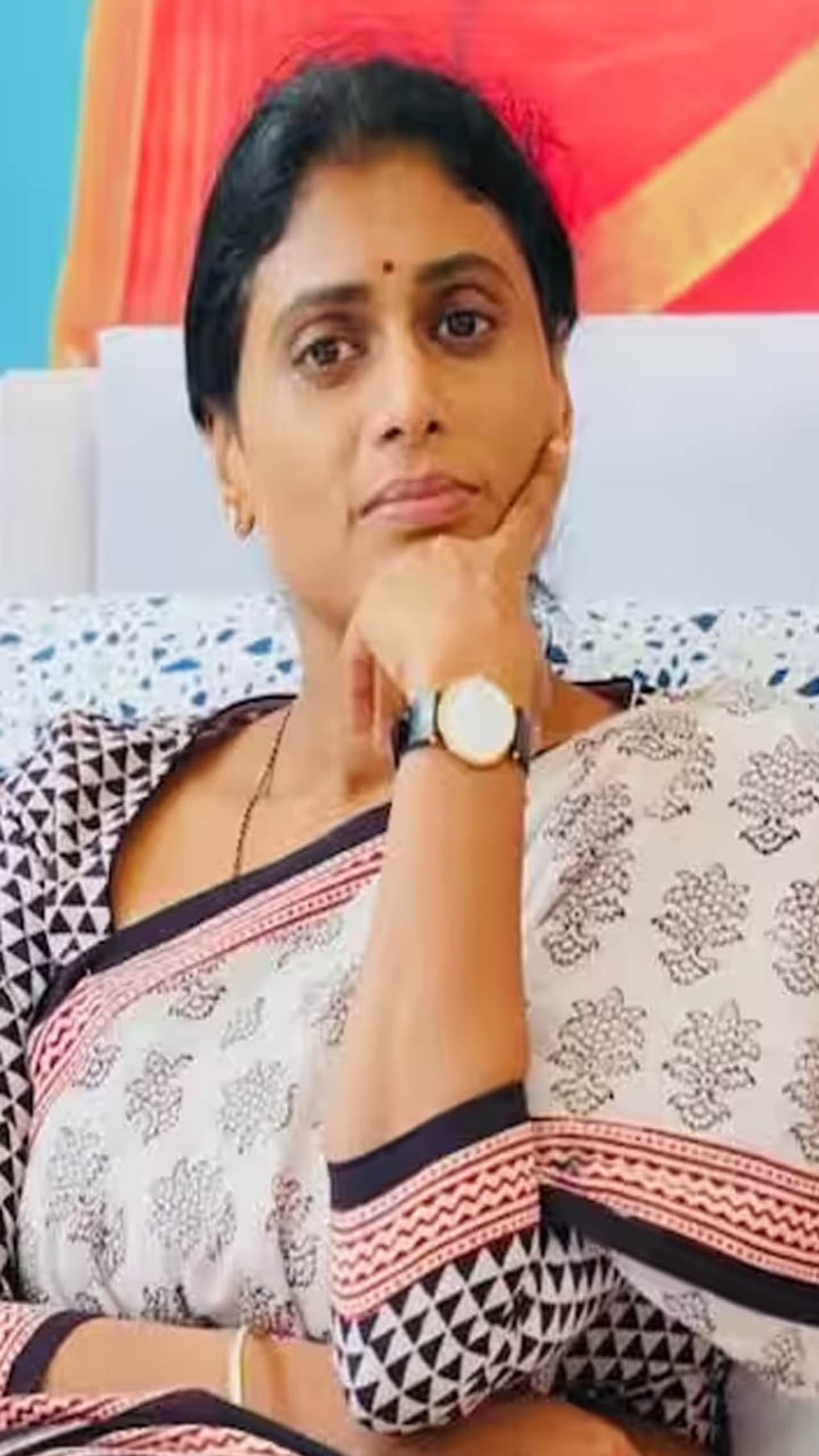 పాదయాత్రలతో రికార్డ్: వైఎస్ఆర్‌సీపీ నుండి కాంగ్రెస్ వరకు షర్మిల ప్రస్థానమిదీ..