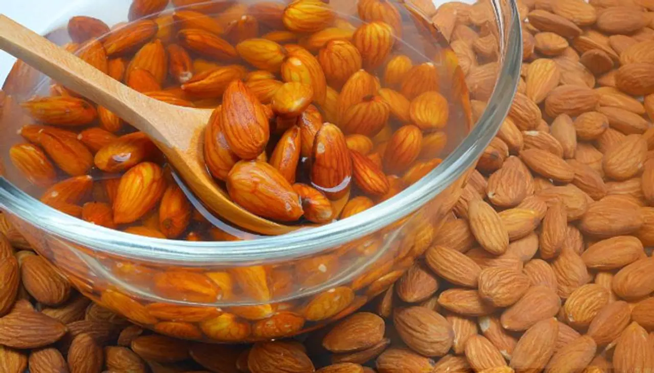 Soaked Almonds Benefits In Tamil