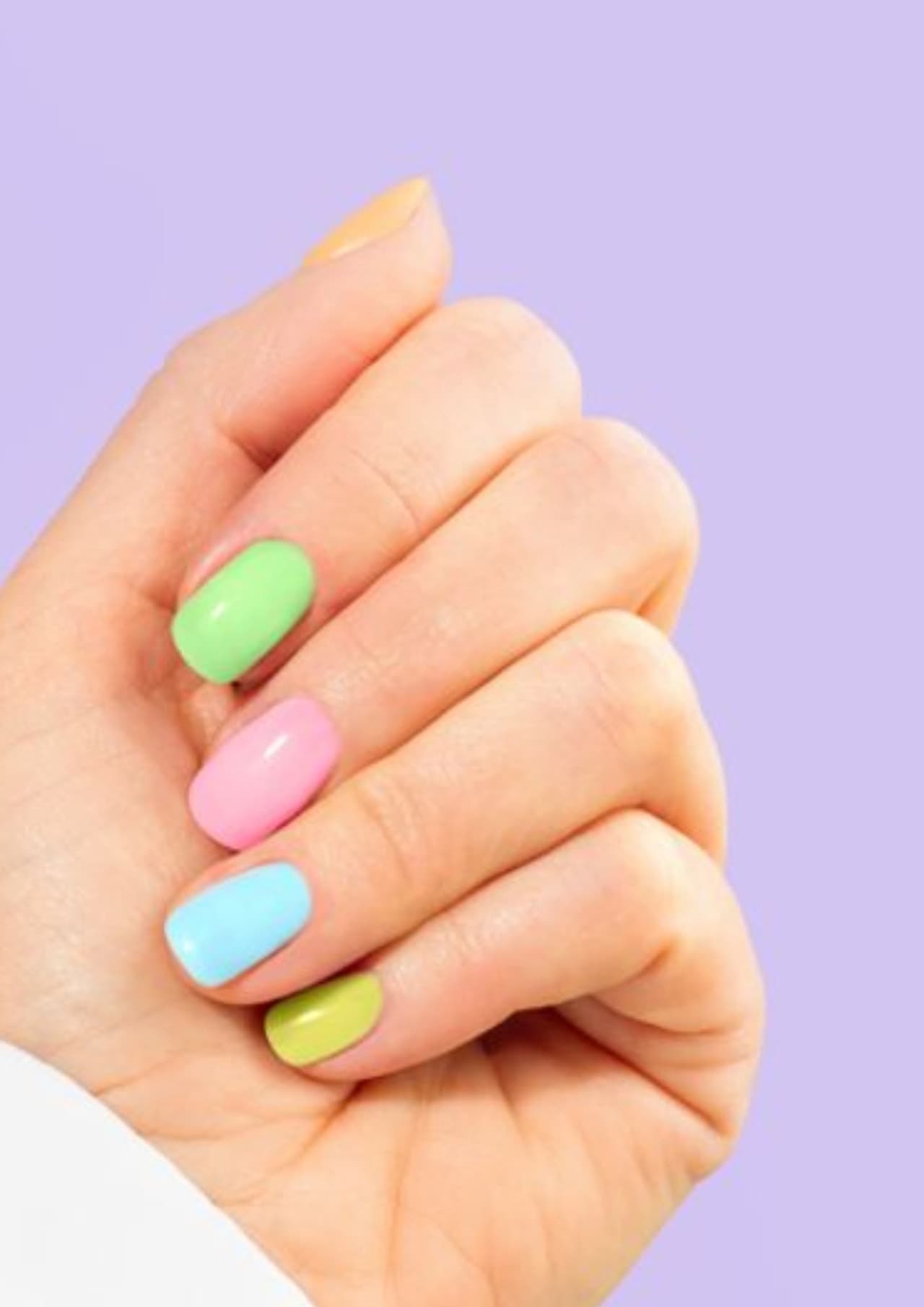 হাতে সবসময় নেইলপলিশ লাগিয়ে রাখেন? কী ক্ষতি হচ্ছে জানেন? হাতে সবসময় নেইলপলিশ লাগিয়ে রাখেন? কী ক্ষতি হচ্ছে জানেন?