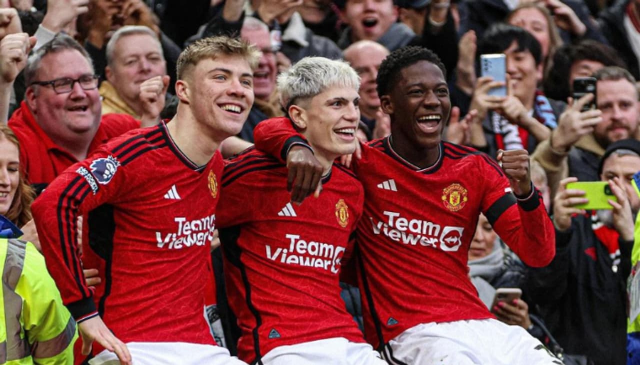 Napoli’s Bid May Return Napoli’s Bid May Return