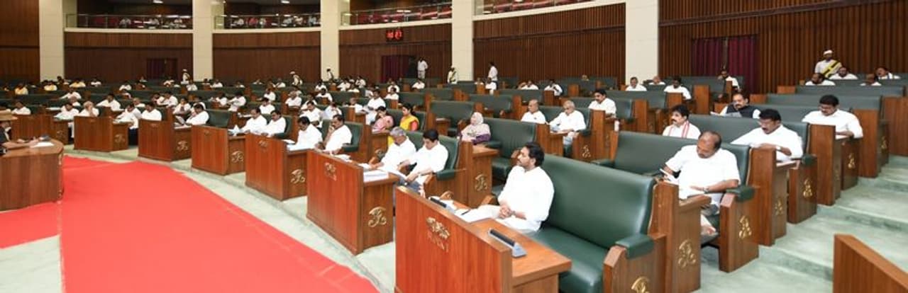 టిక్కెట్లకు ఎసరు:పొత్తులపై తెలుగు తమ్ముల్లో గుబులు, బాబు హమీ ఇదీ.. టిక్కెట్లకు ఎసరు:పొత్తులపై తెలుగు తమ్ముల్లో గుబులు, బాబు హమీ ఇదీ..