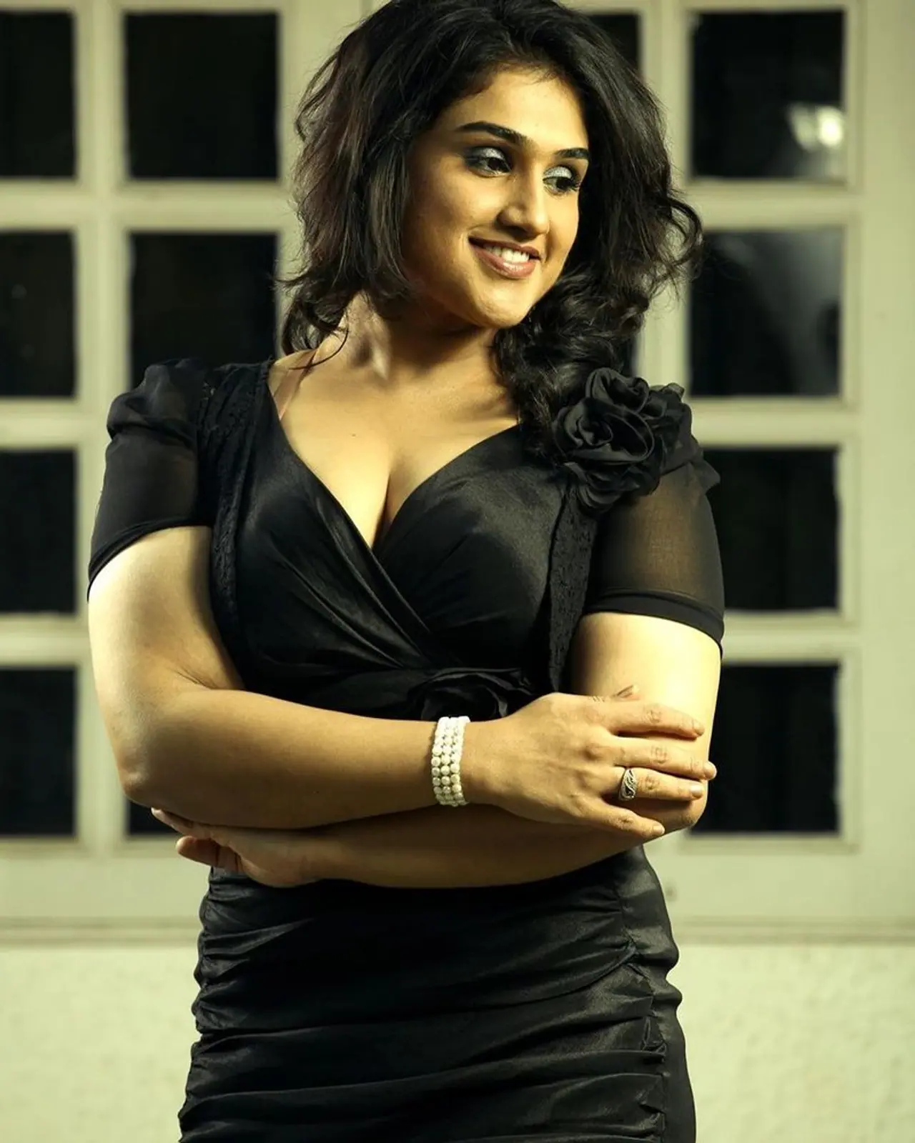 Vanitha as Saroja in Zee Tamil Serial