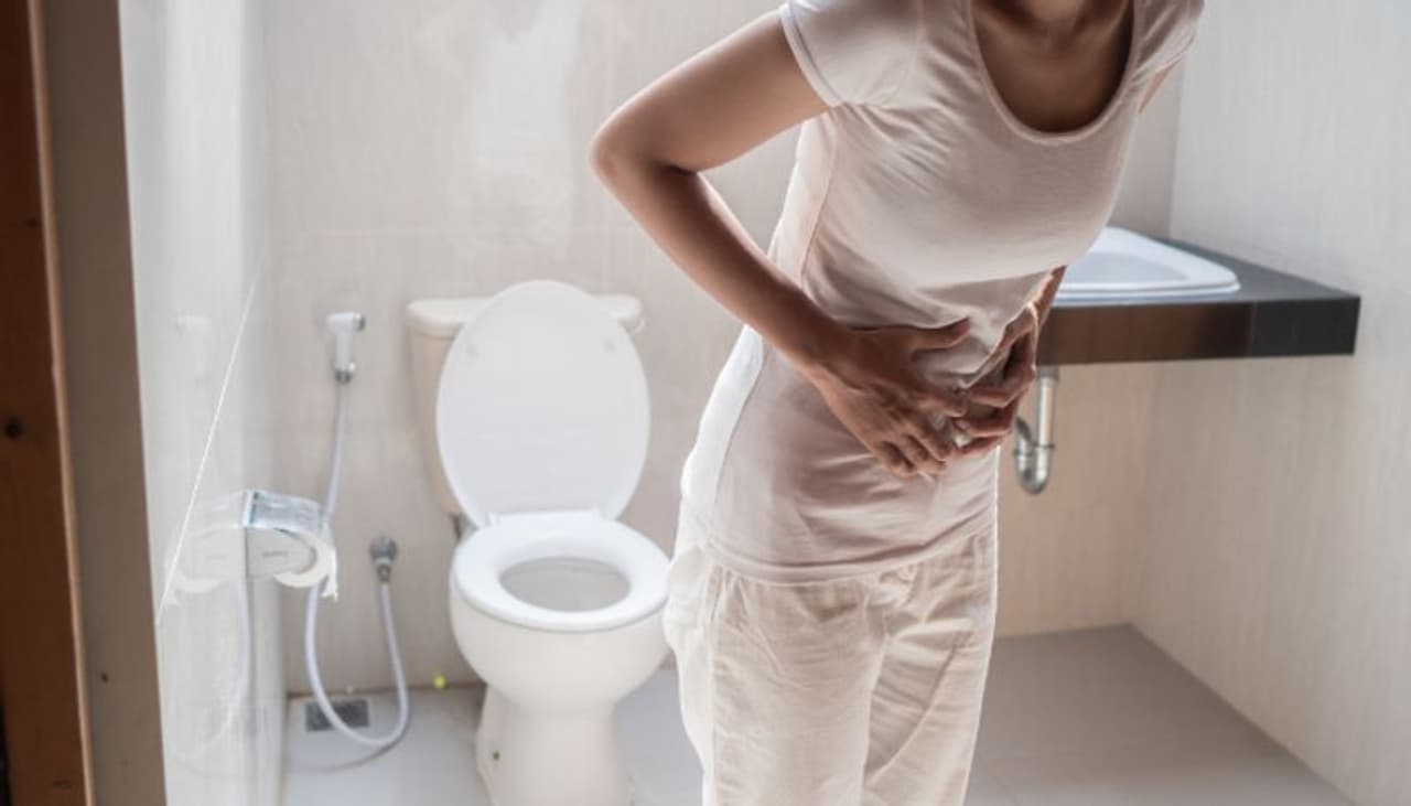 மலச்சிக்கலால் சிரமமா? தினமும் இந்த பழத்தை '1' சாப்பிட்டால் நிவாரணம்