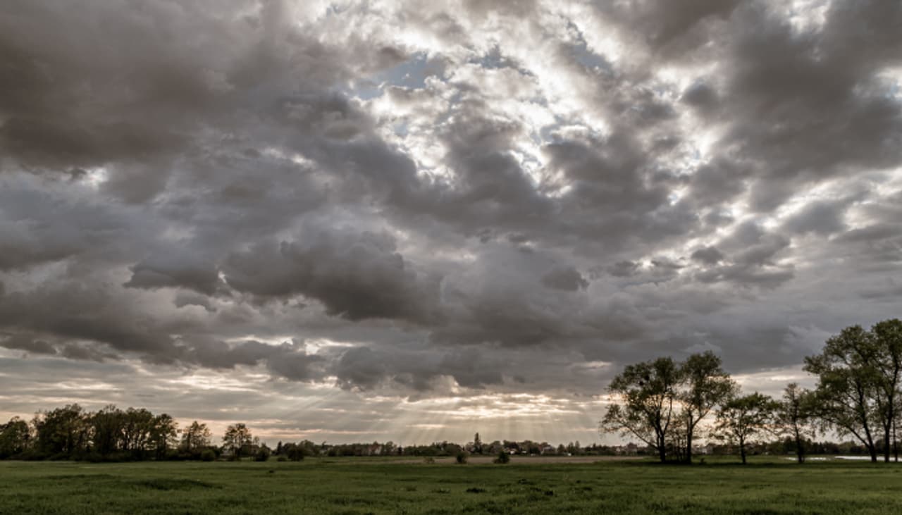 পুড়ছে প্রায় গোটা বাংলা পুড়ছে প্রায় গোটা বাংলা