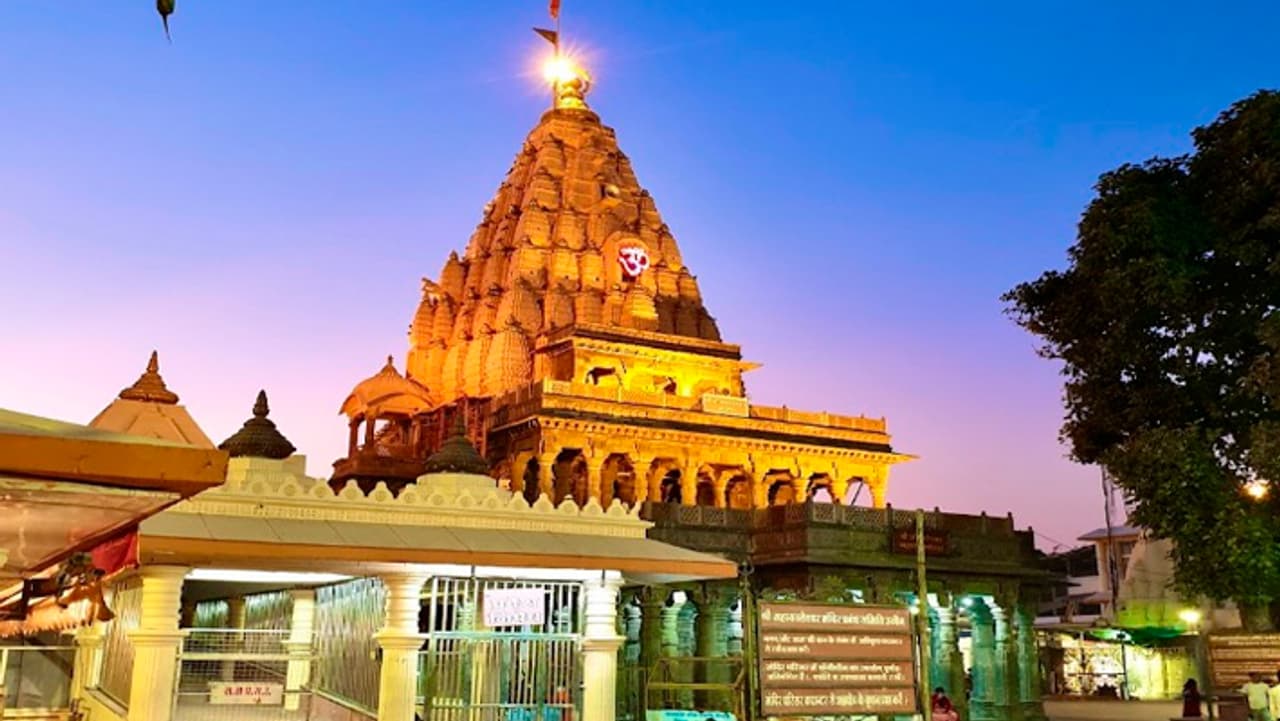 महाकाल से जुड़ी हैं चमत्कारी मान्यताएं महाकाल से जुड़ी हैं चमत्कारी मान्यताएं