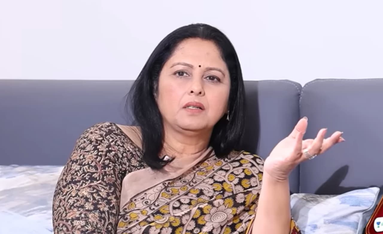 విజయ నిర్మల సపోర్ట్ తో ఇండస్ట్రీలోకి జయసుధ