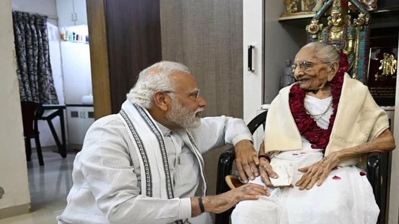 पीएम मोदी ने कहा पूरा देश उनका परिवार पीएम मोदी ने कहा पूरा देश उनका परिवार