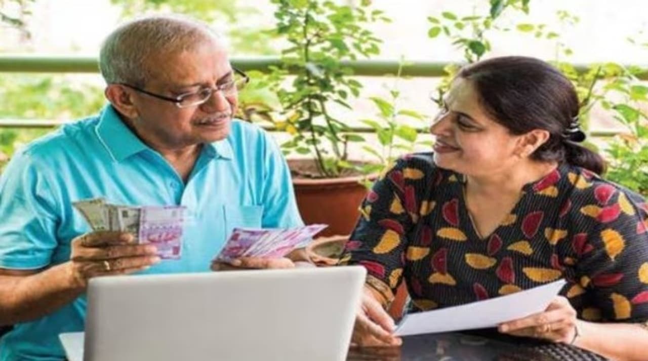 सीनियर सिटीजंस के लिए एफडी से बेहतर है पोस्ट ऑफिस की ये स्कीम सीनियर सिटीजंस के लिए एफडी से बेहतर है पोस्ट ऑफिस की ये स्कीम