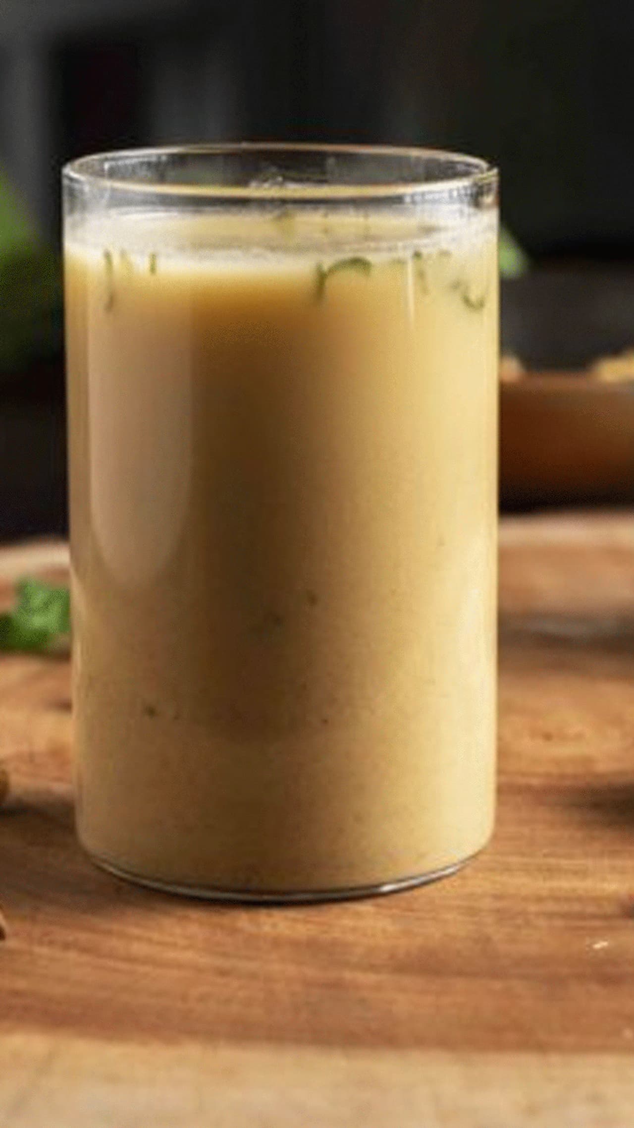 এক গ্লাসেই রয়েছে পুষ্টির ভাণ্ডার! ওজন তো কমবেই, ধারে কাছে ঘেঁষবে না ব্লাড সুগার এক গ্লাসেই রয়েছে পুষ্টির ভাণ্ডার! ওজন তো কমবেই, ধারে কাছে ঘেঁষবে না ব্লাড সুগার