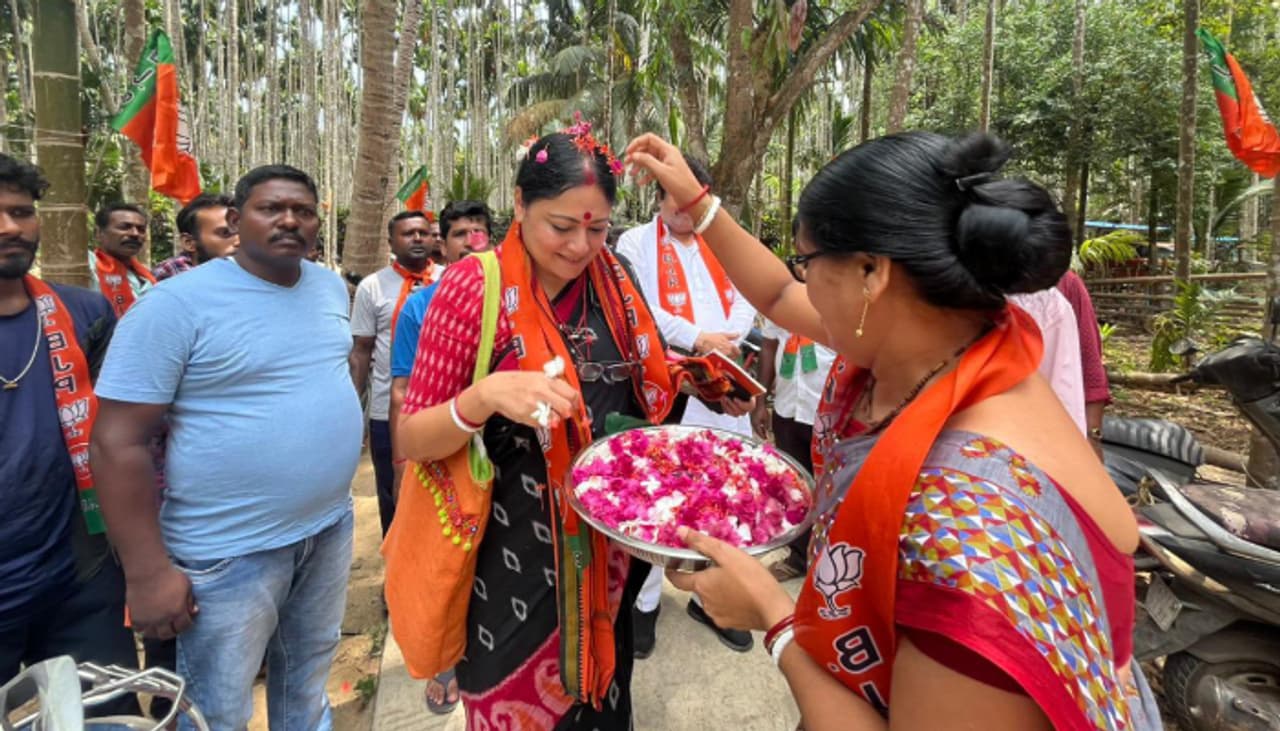 মেদিনীপুর লোকসভা কেন্দ্রের বিভিন্ন প্রান্তে প্রচারে বিজেপি প্রার্থী অগ্নিমিত্রা পল মেদিনীপুর লোকসভা কেন্দ্রের বিভিন্ন প্রান্তে প্রচারে বিজেপি প্রার্থী অগ্নিমিত্রা পল