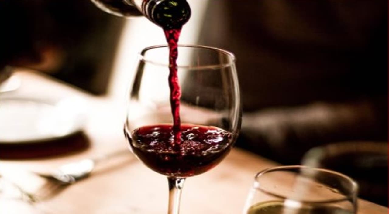 সুরা পানে আয়ু বাড়ে! সুরা পানে আয়ু বাড়ে!