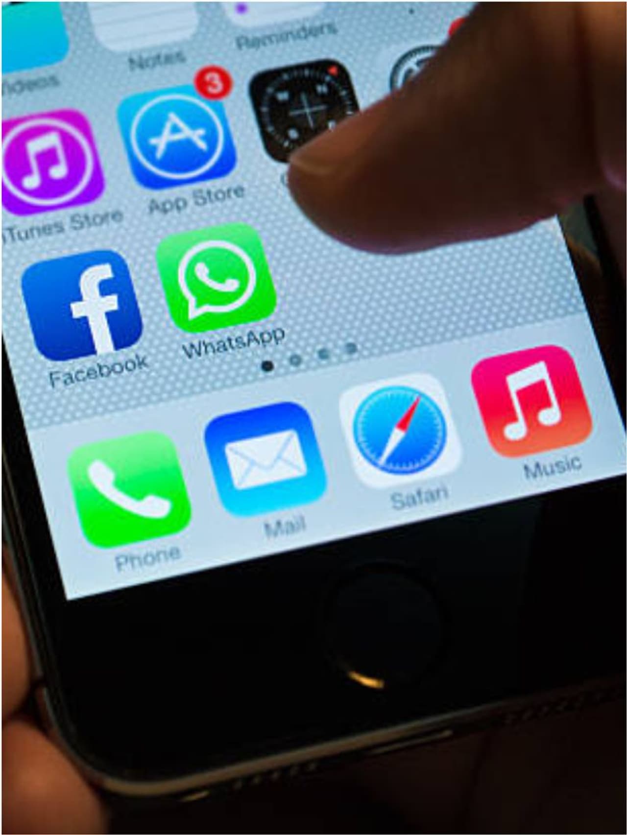 ವಾಟ್ಸಪ್ ದುರ್ಬಳಕೆ