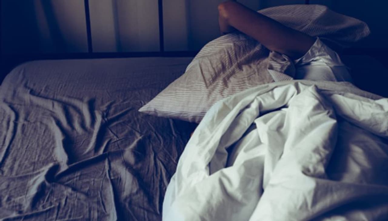 বিছানায় পড়লেই ঘুম আসবে! জেনে নিন উপায় বিছানায় পড়লেই ঘুম আসবে! জেনে নিন উপায়