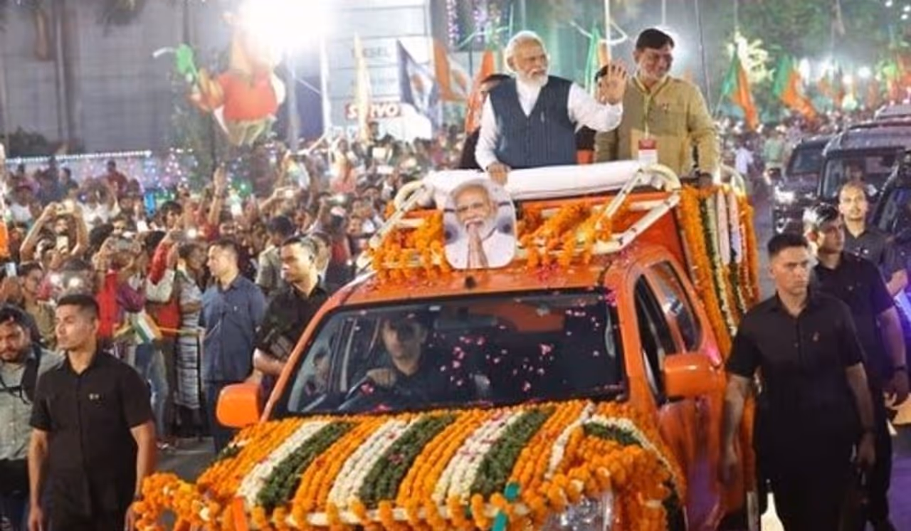 pm modi road show 1.jpg pm modi road show 1.jpg