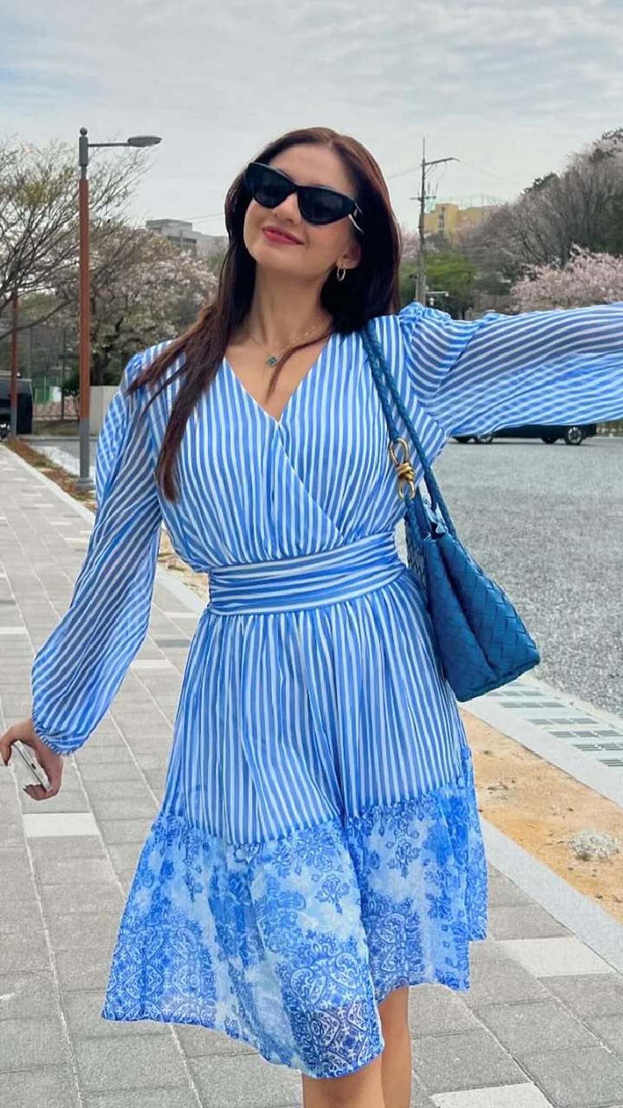 গরমে বাছুন ঢিলেঢালা পোশাক গরমে বাছুন ঢিলেঢালা পোশাক