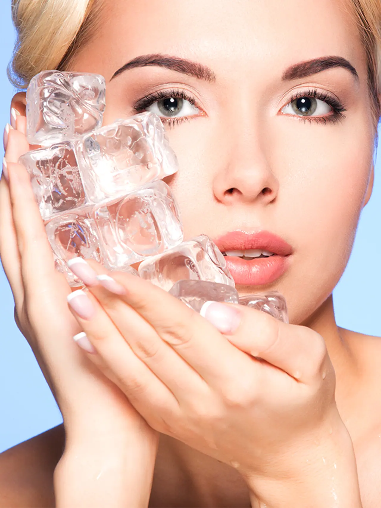 মুখে বরফ ঘষলে কী হয়? মুখে বরফ ঘষলে কী হয়?