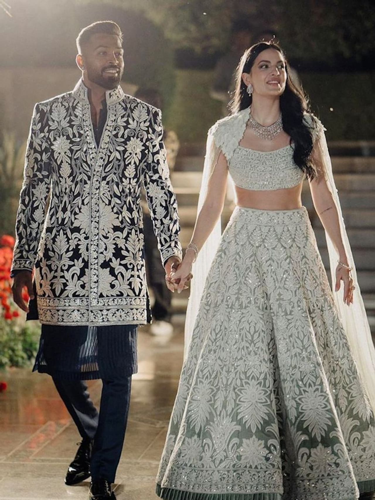 মোট কত টাকার মালিক হার্দিক?