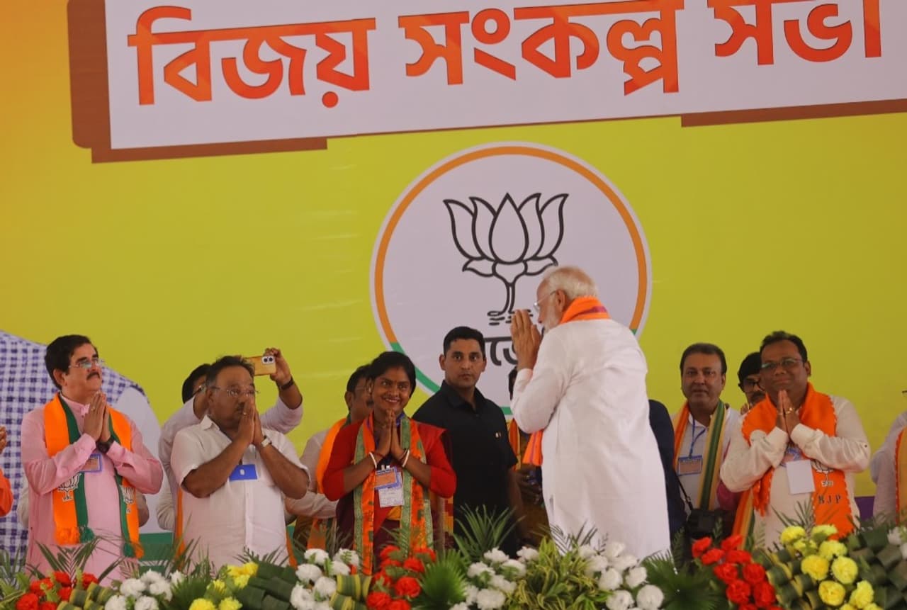 বারাসতের প্রচারে রেখা পাত্র বারাসতের প্রচারে রেখা পাত্র