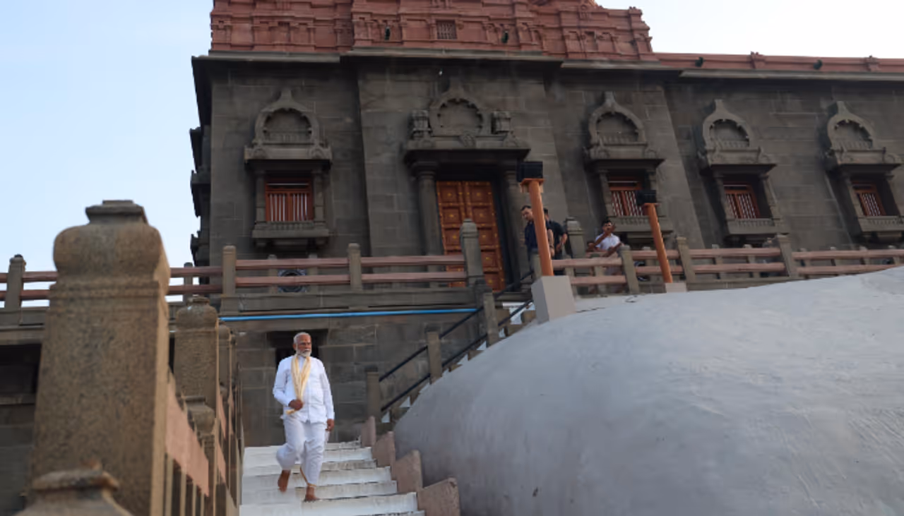 ৪৫ ঘণ্টার জন্য ধ্যান করার সিদ্ধান্ত নিয়েছেন, কন্যাকুমারী পৌঁছলেন নরেন্দ্র মোদী