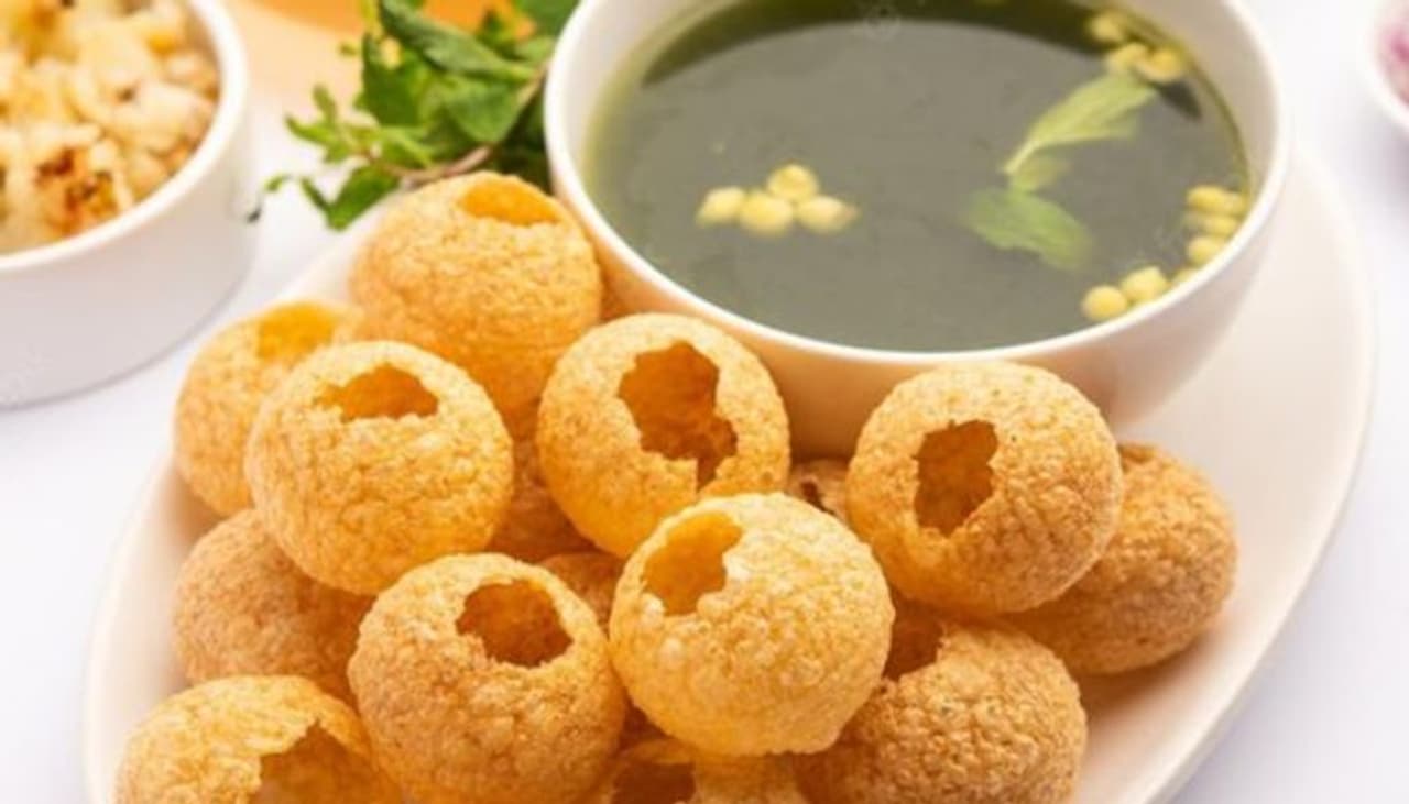 Sprouts paani puri