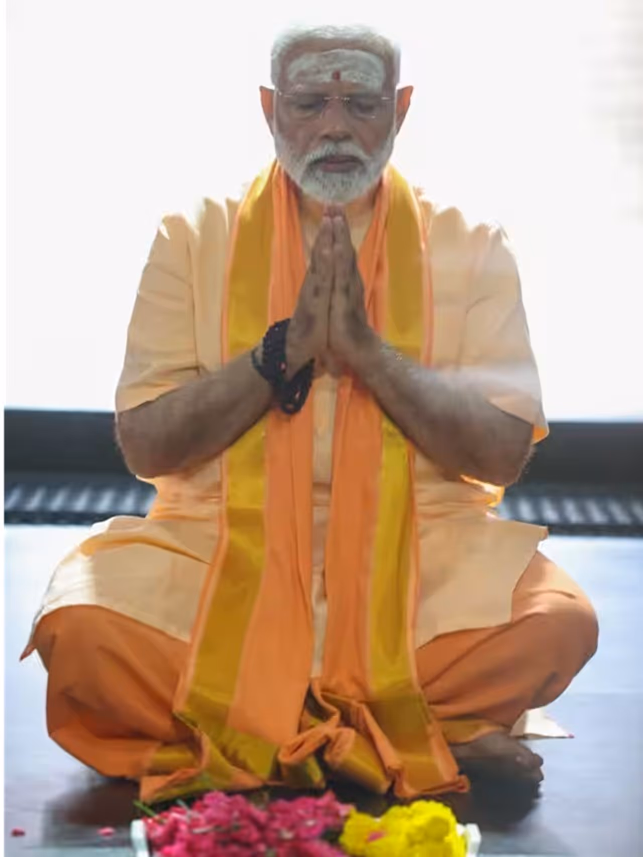 নিমন্ত্রণের লিস্টে থাকছে একের পর এক চমক!