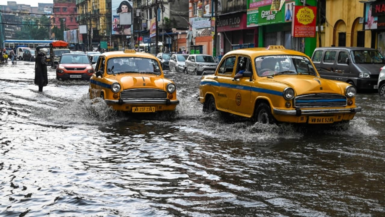 भीषण गर्मी से जूझ रहे उत्तर भारत और मध्य भारत भीषण गर्मी से जूझ रहे उत्तर भारत और मध्य भारत