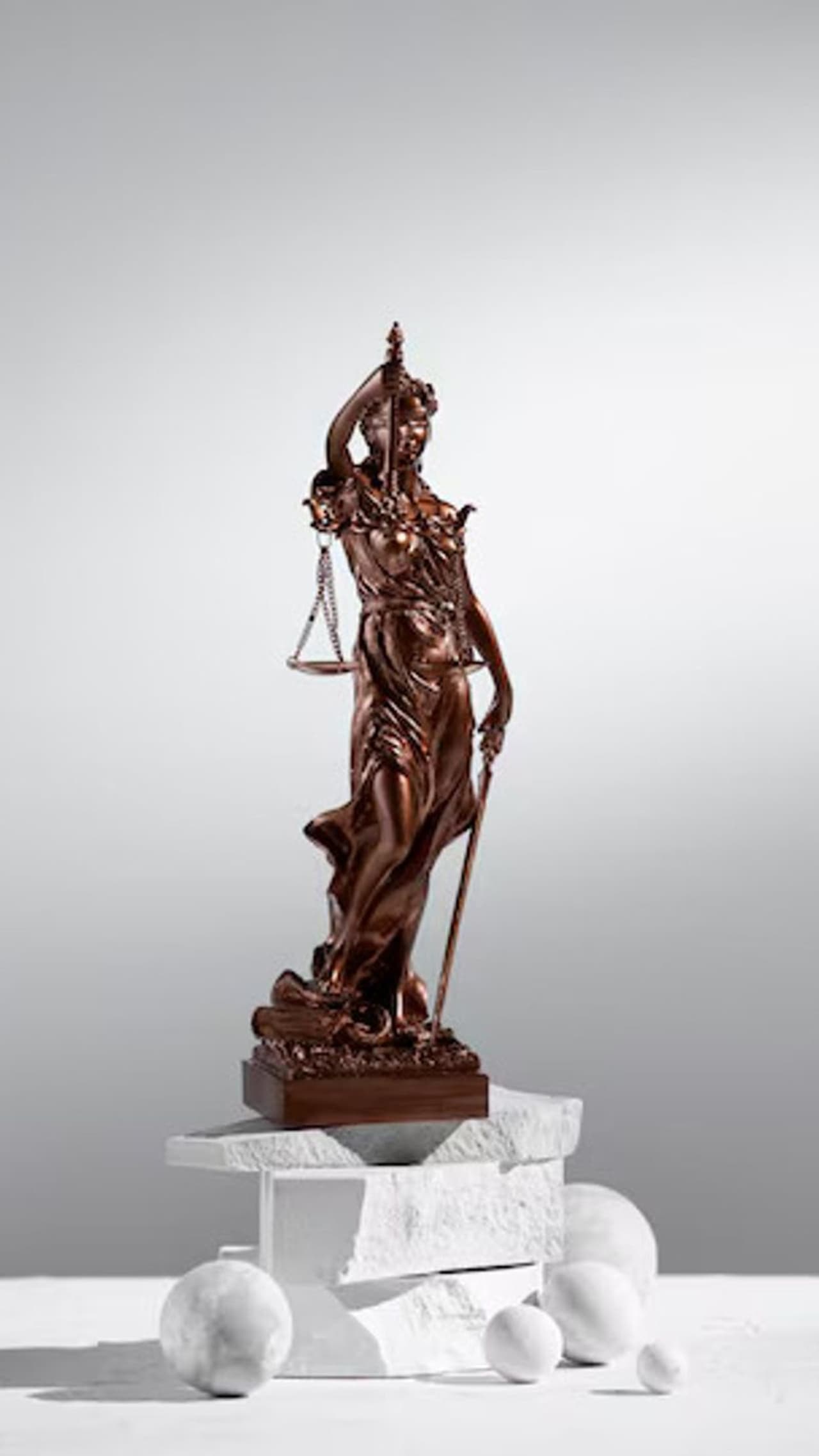 New Statue of Justice in Supreme Court New Statue of Justice in Supreme Court